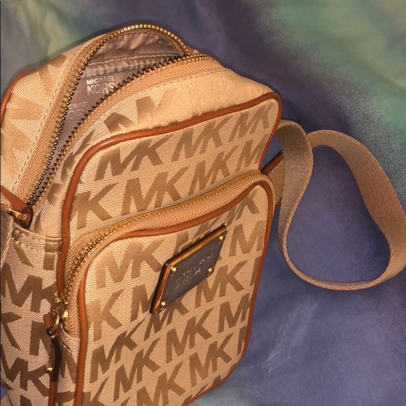 Michael Kors women’s bag - Picture 3 of 5